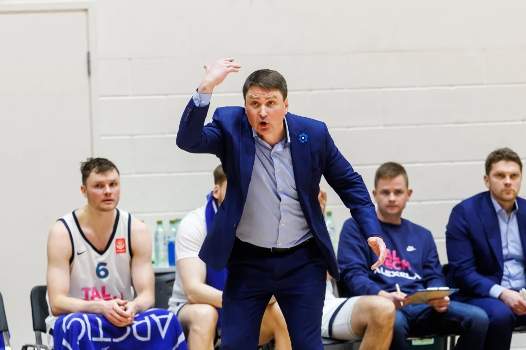 TalTechi peatreener Alar Varrak rebestas Tallinnas Achilleuse kõõluse