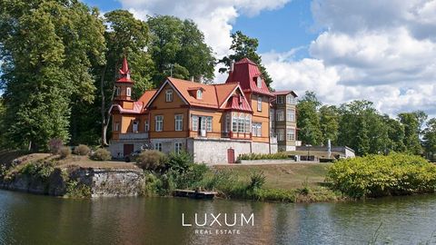 Kuressaares müüa ajalooline villa lossivaatega