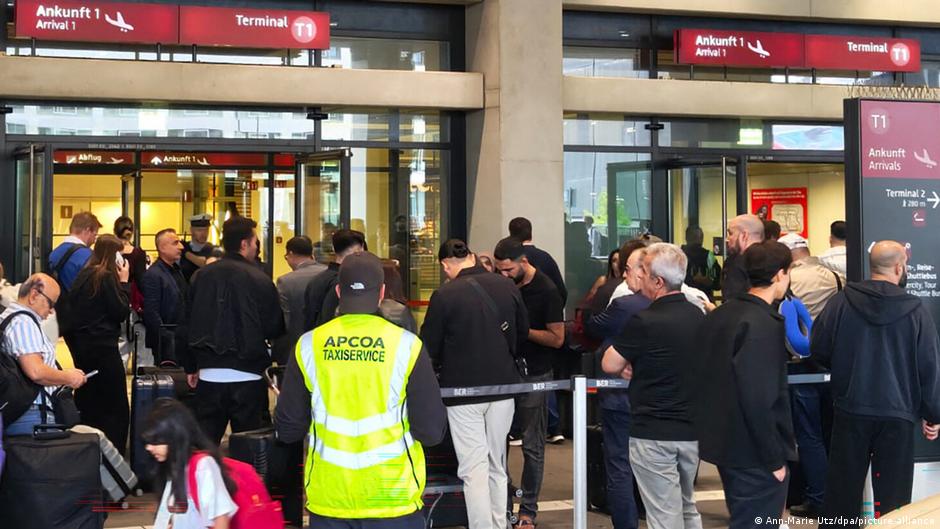Berliini Brandenburgi lennujaama 1. terminal evakueeriti turvakahtluse tõttu
