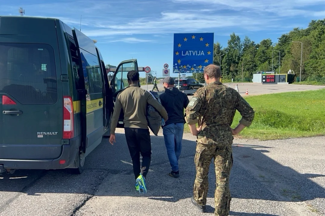 Politsei andis Iklas Lätile üle kaheksa ebaseaduslikult Eestisse saabunud meest