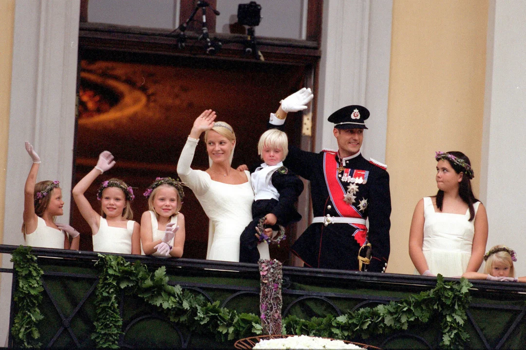 Norra kroonprints Haakon ja Mette-Marit tähistavad Oslos 25. pulma-aastapäeva