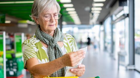 Luminor Midsummer Index: average salary buys 17.6 Midsummer baskets