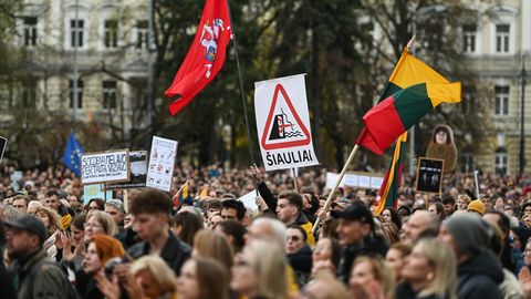 Mass protests in Lithuania force parliament to soften broadcasting law