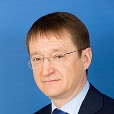 EL-i Üldkohus tühistas endised sanktsioonipikendused eks-senaator Oleg Tkatšile