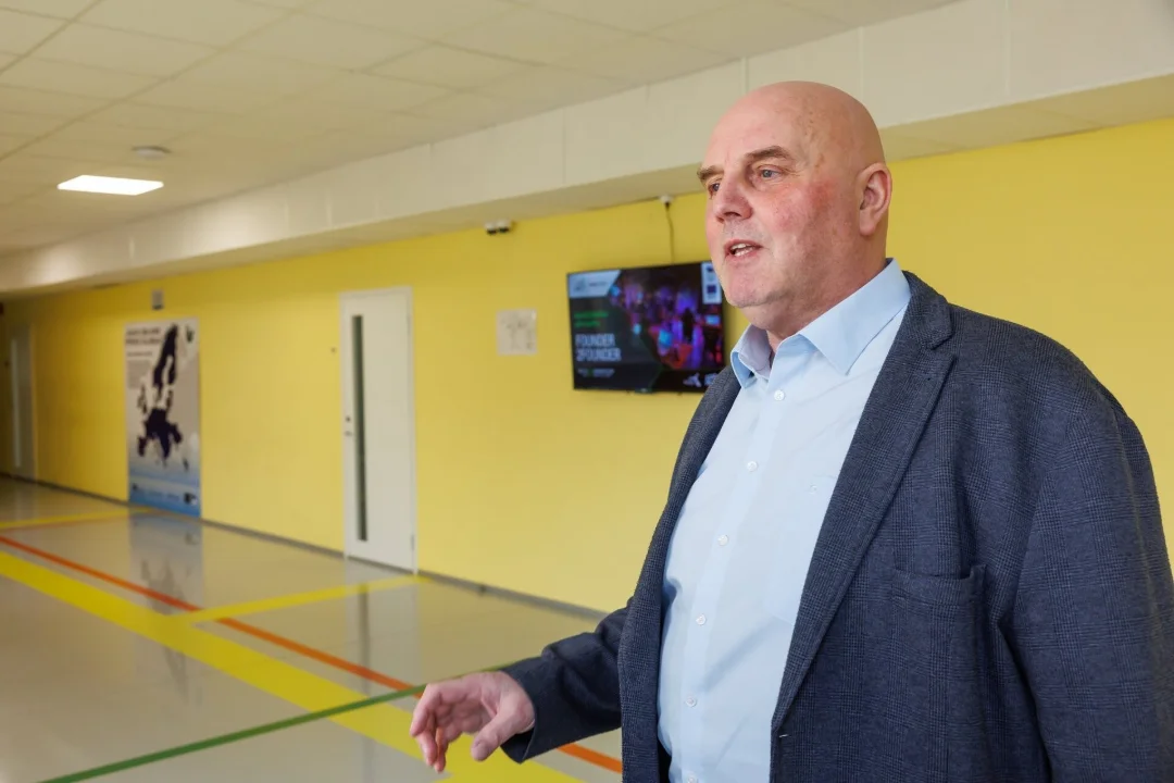 Ida-Virumaa kutsehariduskeskuse juht Hendrik Agur jätkab tööd kelmusekahtlusest hoolimata
