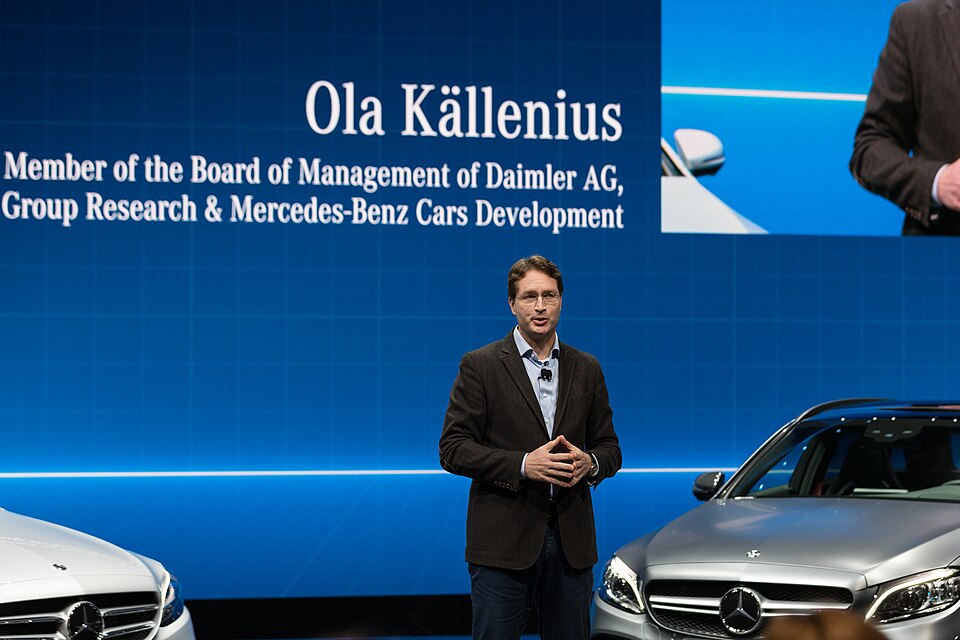 Mercedes-Benz astub kaitsetööstusesse, kui äri on kasulik