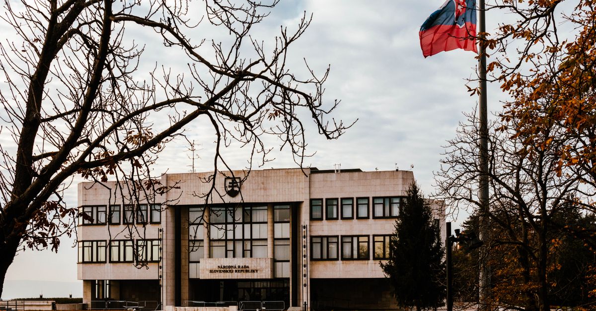 Депутат EKRE требует разрешить оружие в Рийгикогу