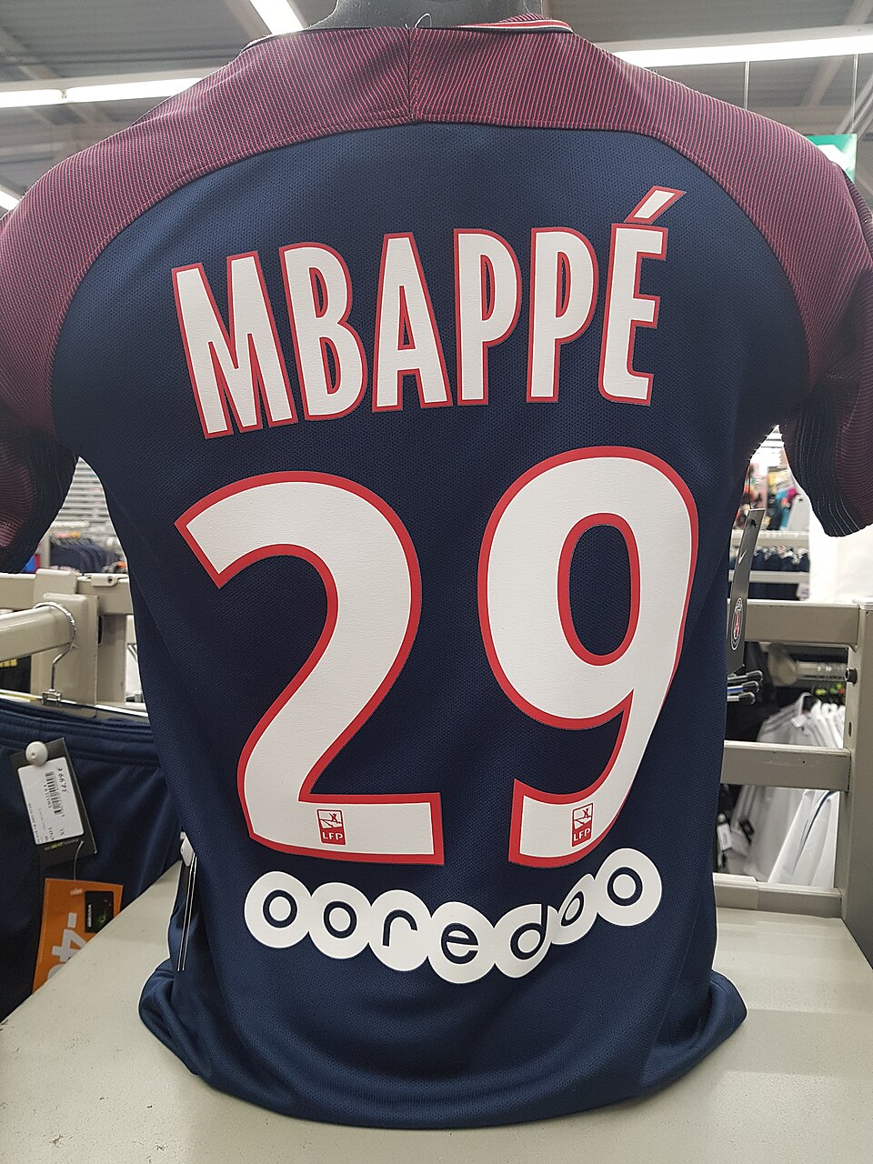 Mbappé pinges Prantsuse paremäärmuslastega