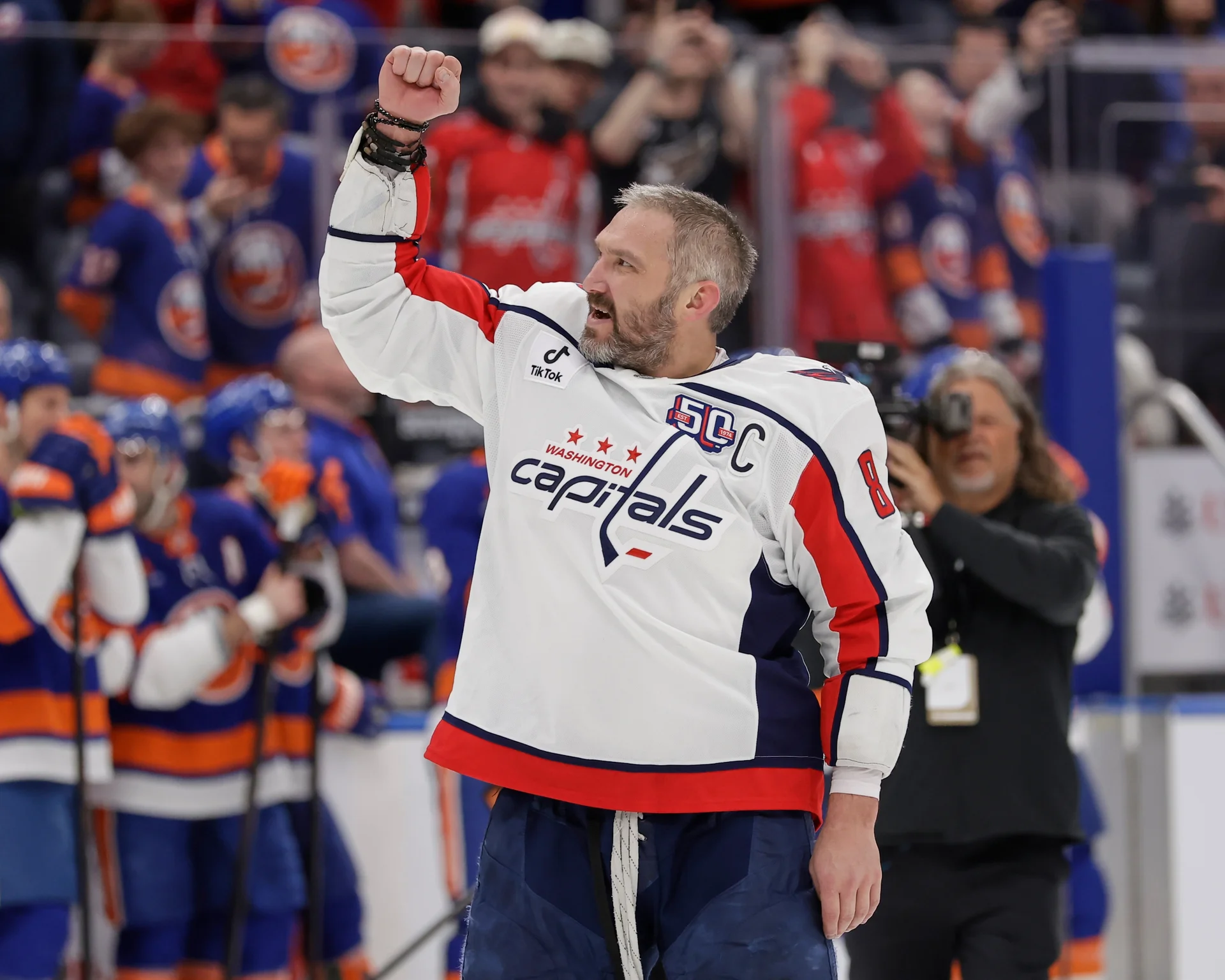 NHL-i staar Alex Ovechkin esineb Venemaa võimupartei valimisreklaamis