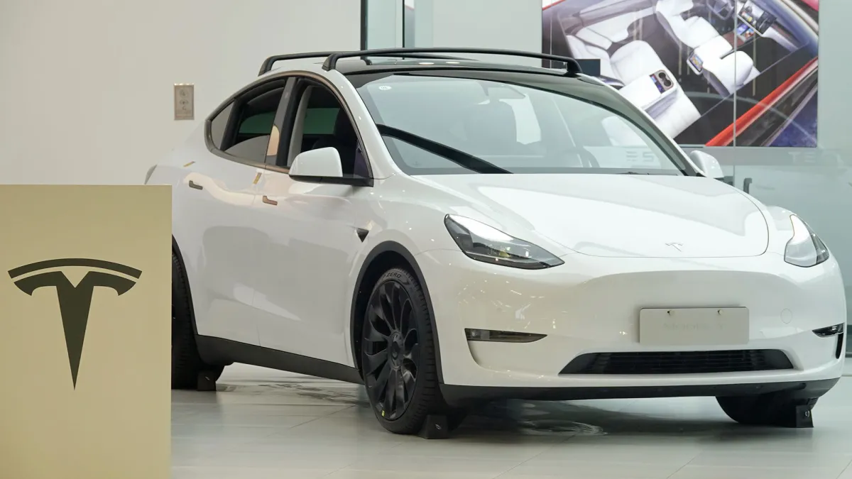 Tesla ja teised autotootjad kutsuvad Hiinas tagasi miljoneid sõidukeid ukselukkude tõttu