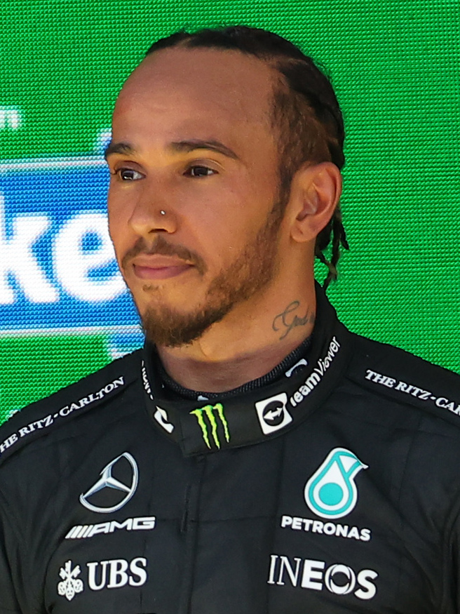 Hamilton näitas frustratsioonist keskmist sõrme Miami GPl