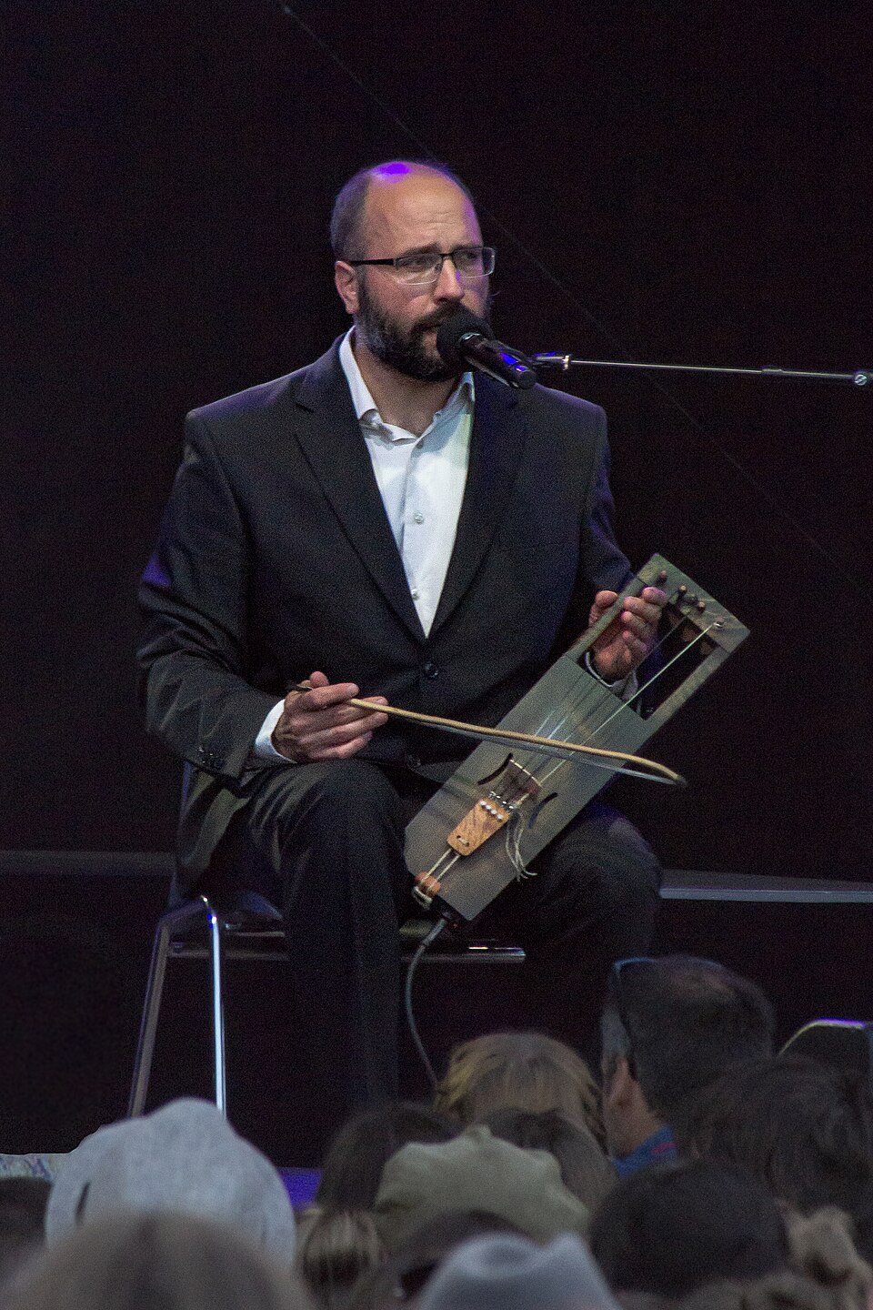 Marko Veisson tähistas Viljandi lauluväljakul 50. sünnipäeva