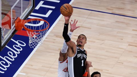 NBA finaal: San Antonio Spurs alistas New York Knicksi, Trump sai Madison Square Gardenis vilet