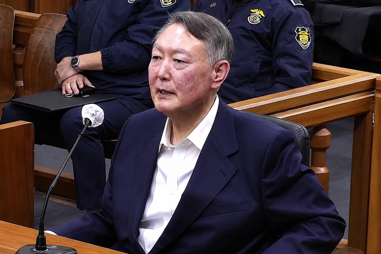 Lõuna-Korea ekspresidendile Yoon Suk-yeolile mõisteti Soulis kaks aastat vangistust