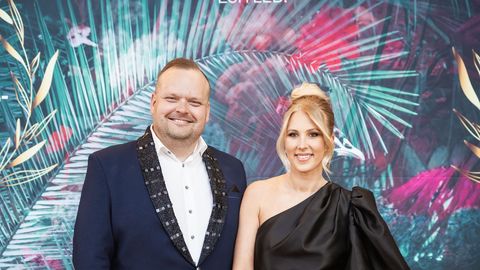 Raadiohääl Andres Puusepp ja Sandra Siimusaar abiellusid Pärnus