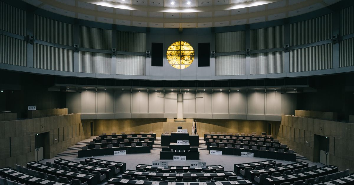 Elva vallavanem Karin Abel umbusaldati ametist