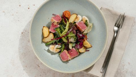 Suvelik tuunikala salat apelsini ja kartulitega