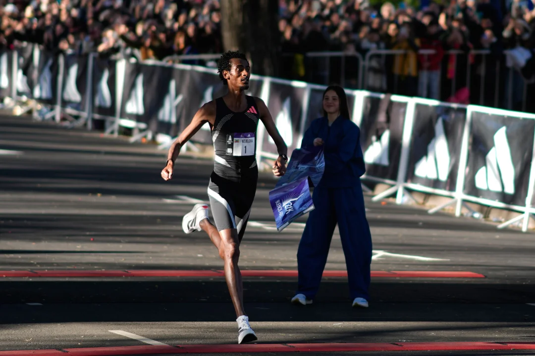 Etioopia jooksja Yomif Kejelcha püstitas Buenos Aireses poolmaratoni maailmarekordi