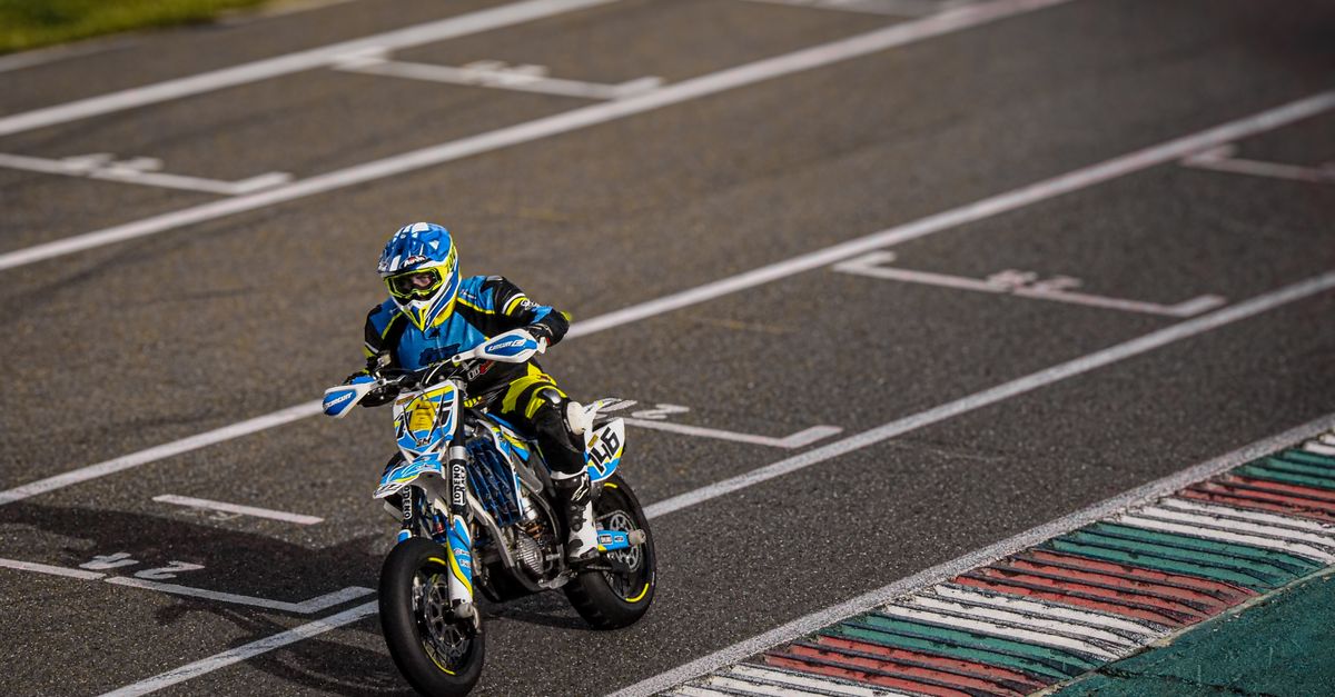 Eesti sõitja Pärtelpoeg stardib Supermoto MM-il Sardiinias