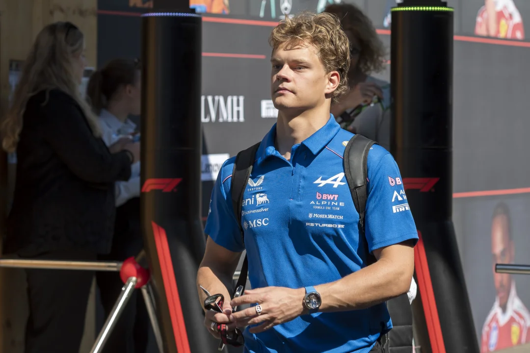 Paul Aron istub Ungari GP vabatreeningul taas vormel 1 masina rooli