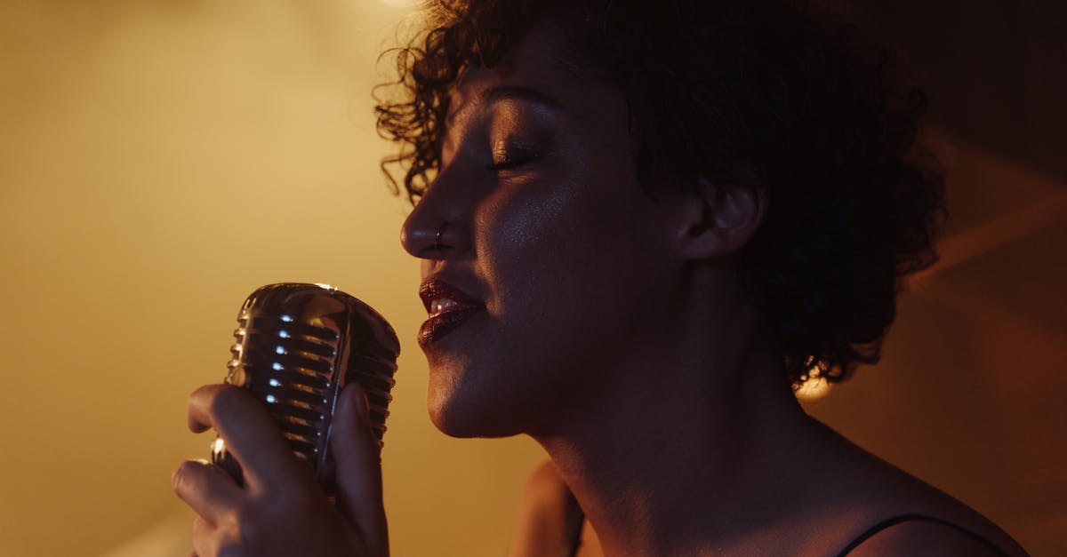 Soul-artist Mica Millar esitab Von Krahli laval uut albumit
