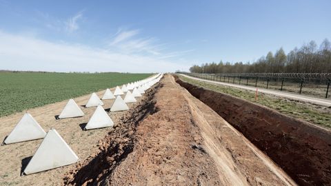 Estonia's anti-tank trenches smaller than Ukraine's, but experts praise them