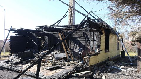 Märtsikuu tulekahjus hävis kodu, põhjuseks isepaigaldatud päikesepaneelid