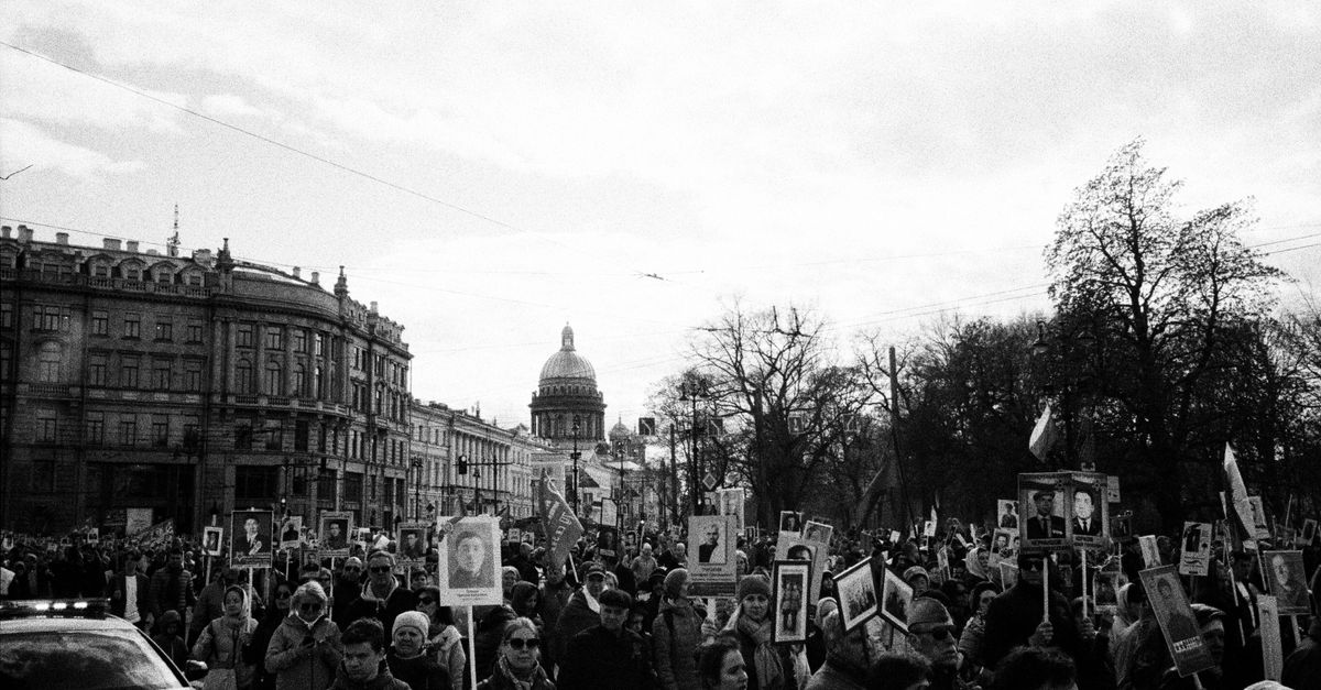 85-летняя блокадница задержана в Петербурге за протест