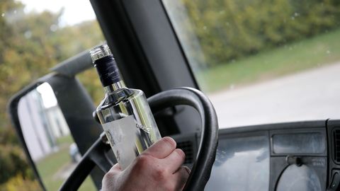 Исследование: 18% эстонцев считают, что после одного напитка можно садиться за руль