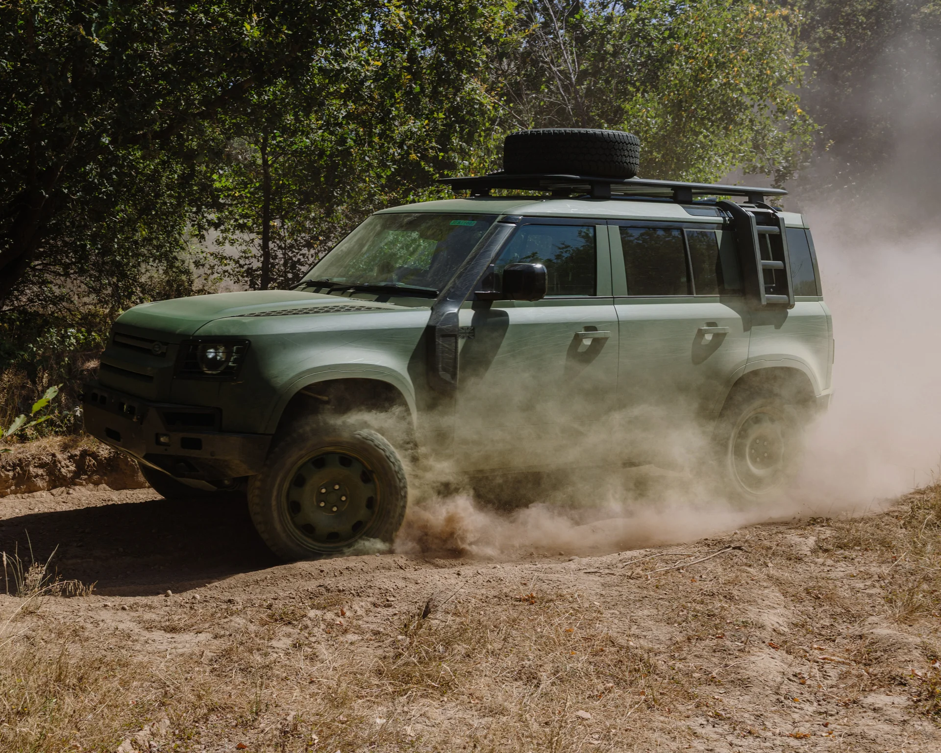 Ühendkuningriigi autotootja Jaguar Land Rover sihib NATO kaitseturge