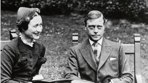 Briti kuningakoja saladused: Robert Jobsoni raamat toob kulisside taha