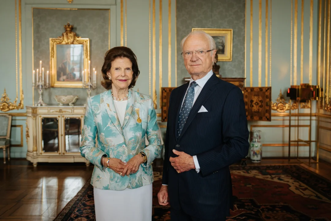 Carl XVI Gustaf kinkis Silviale kuldpulma-medalitunnustuse