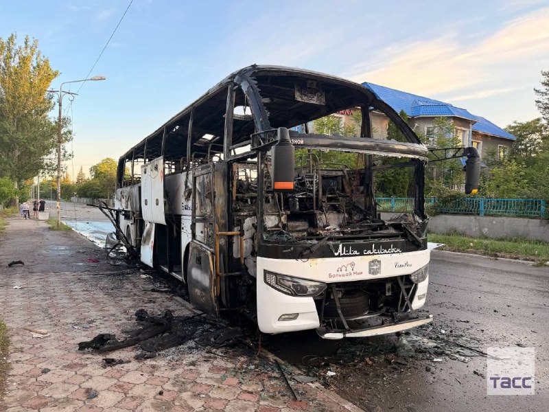 Дрон поразил рейсовый автобус в Енакиево: восемь погибших, десятки пострадавших