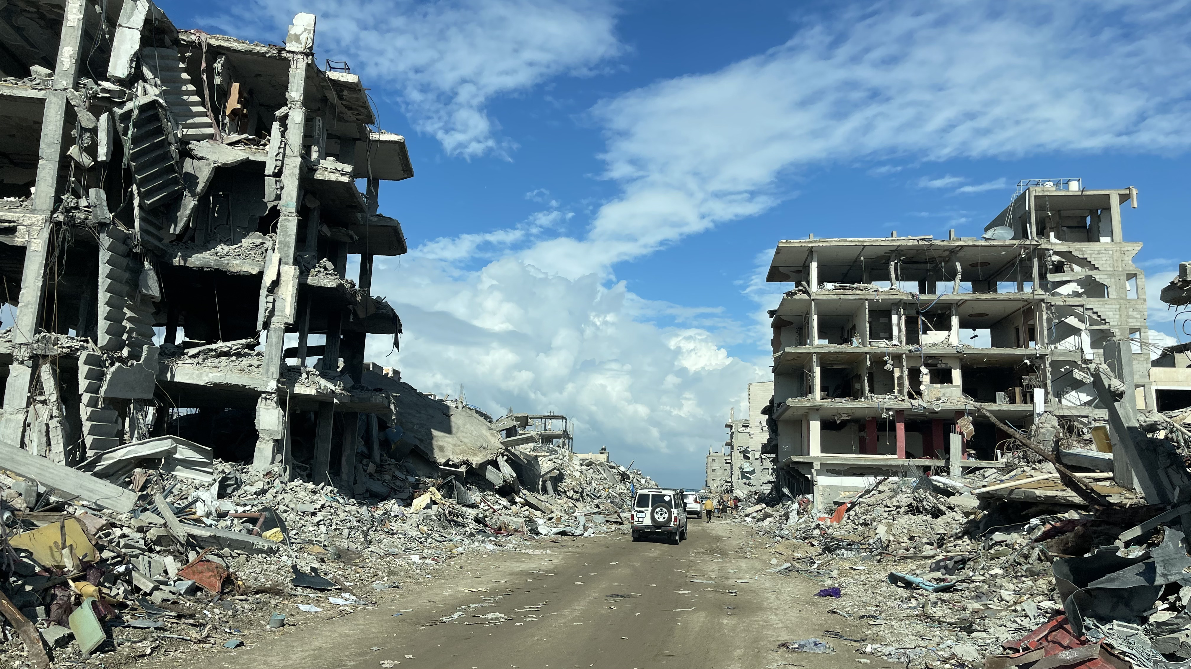 Gaza City elamumaja varingus hukkus vähemalt 12 inimest