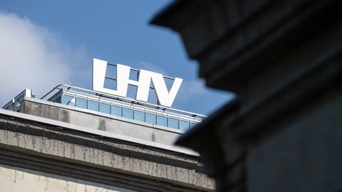 LHV-l liighoiuste probleem süvenes, laenuandmine käib raskustes