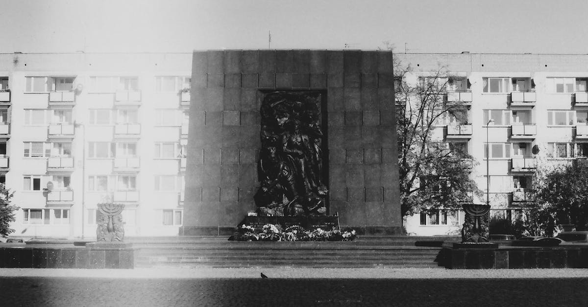 Калининград отмечает 9 мая: памятники и противоречия