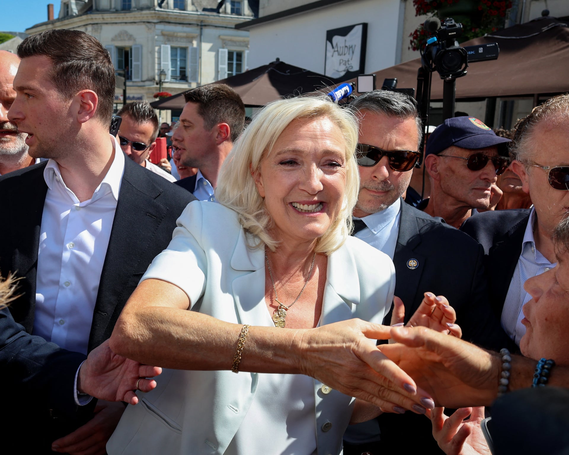 Marine Le Pen kuulutab Prantsusmaal välja presidendikampaania pärast kohtuotsust lühendada kandideerimiskeeldu