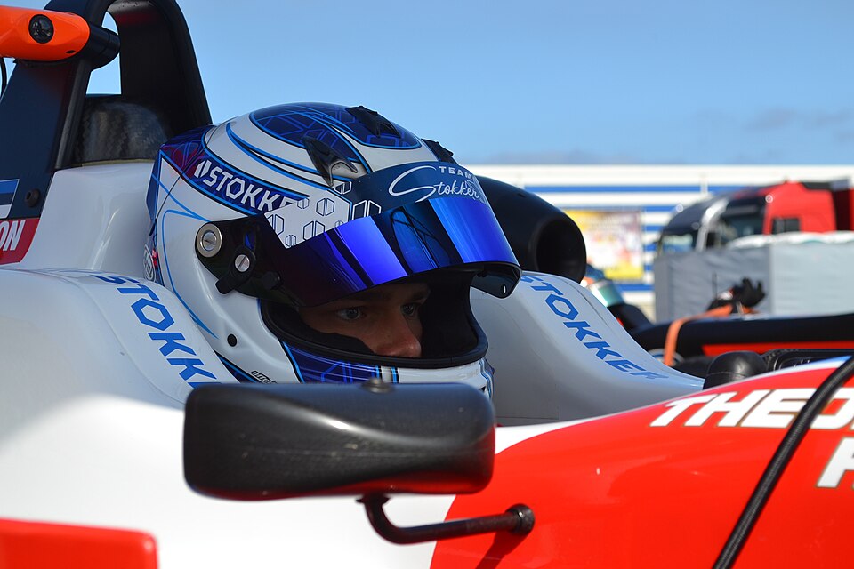 Ralf Aron püstitas Pärnus Porsche Ringil uue rajarekordi