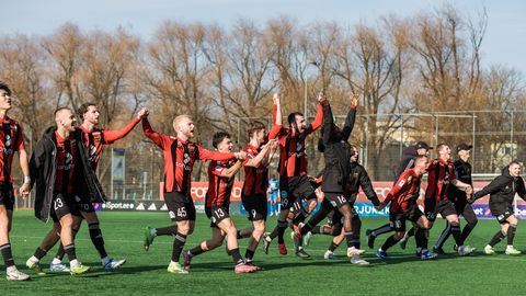 Jalgpallurina jätkab legendaarne Beglarišvili veel mõnda hooaega