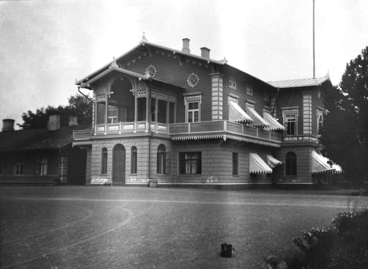 Raplamaal müüdi enampakkumisel Seli mõisakompleks
