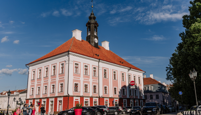 Tartu raekoja kellamäng toob septembris lavale teatrifestivali ja vastupanuvõitluse teemad
