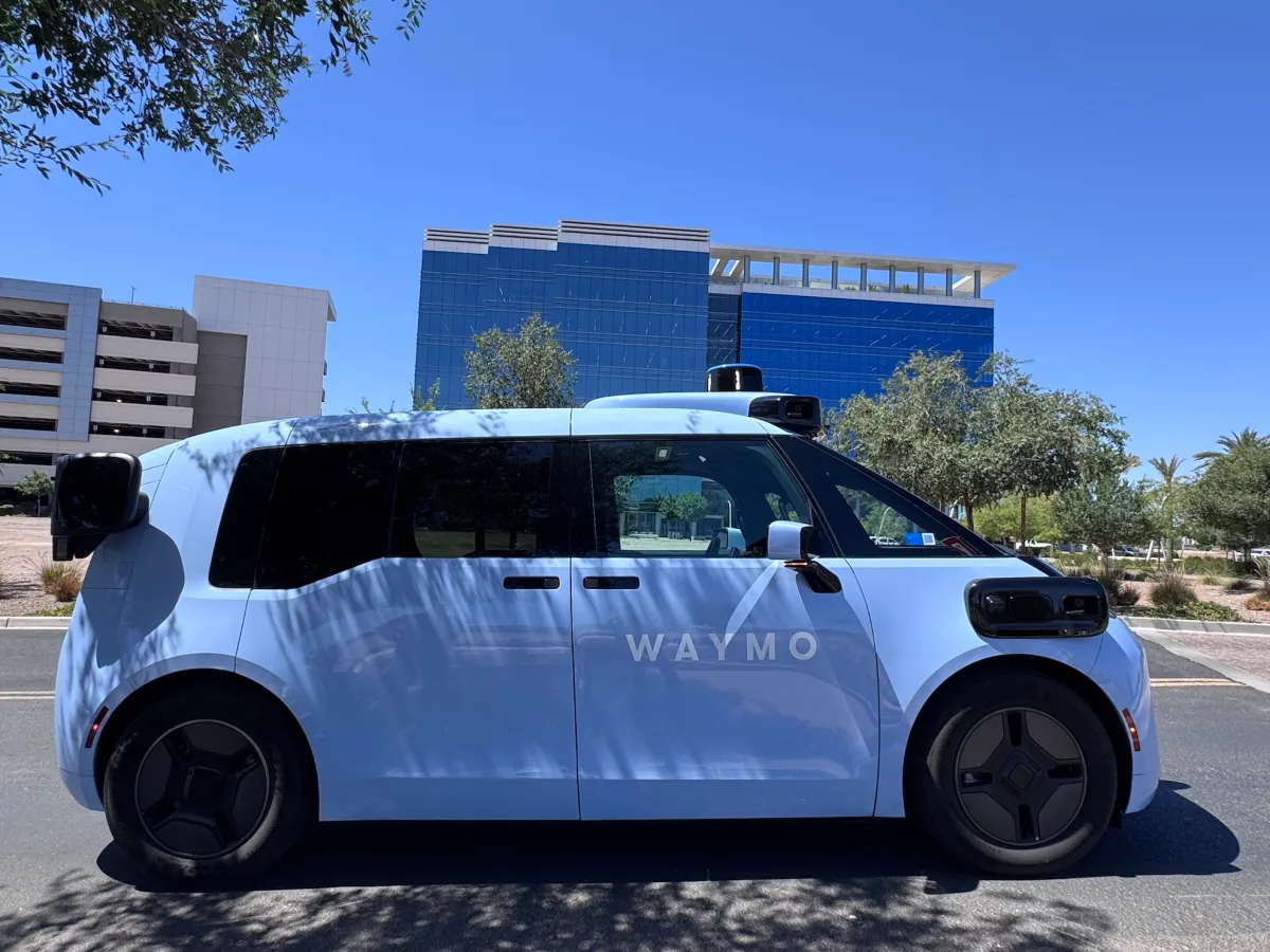 Waymo laiendab robottaksode teenust Denveris, San Diegos ja Tampas