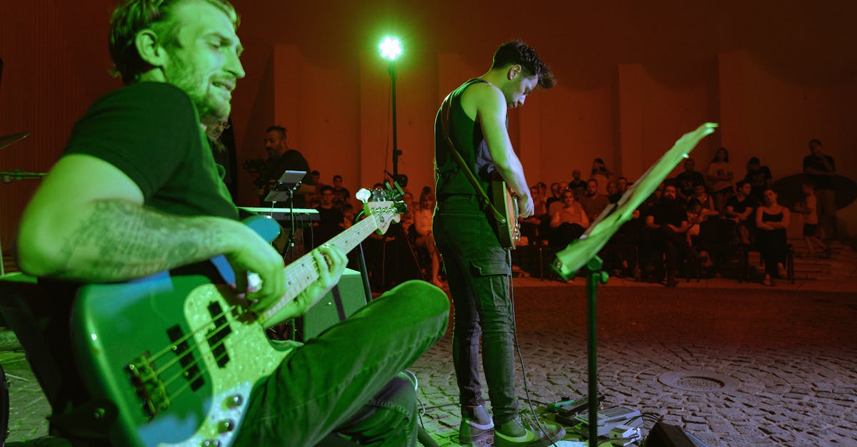 Oasis dokumentaal näitab vendade esimest intervjuud 25 aastasse