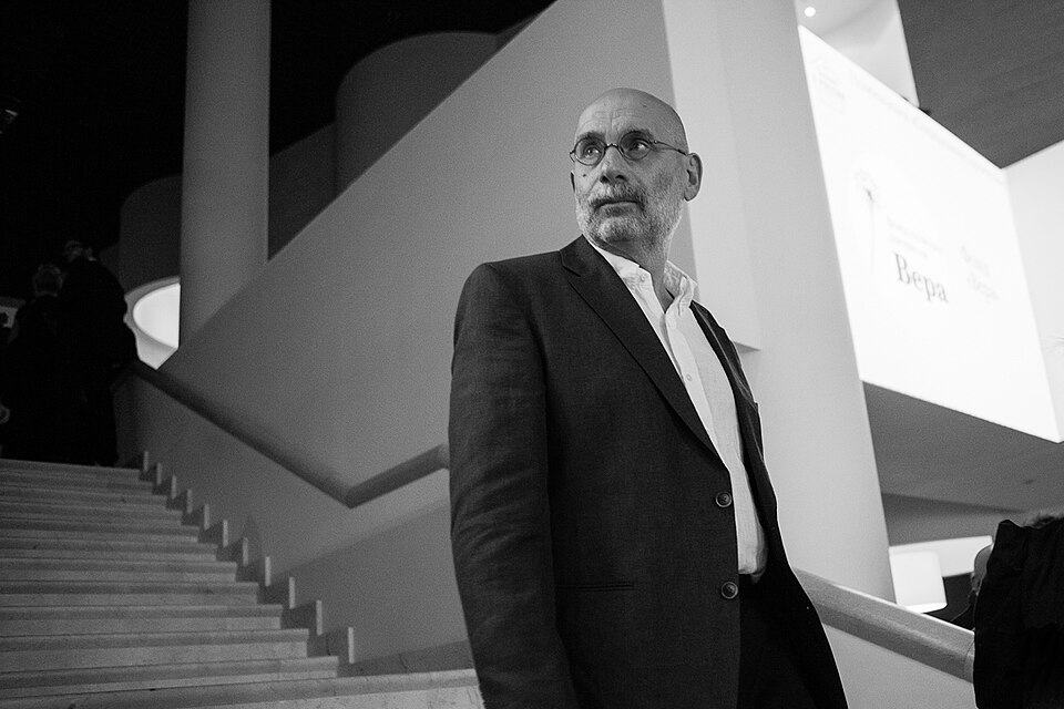 Kirjanik Boris Akunin avaldas Londonis mälestusteraamatu abikaasa Erikaga sõlmitud surmaplaanist