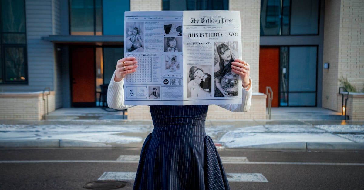 Teen Girls' Self-Image Still Shaped by Male Perspective