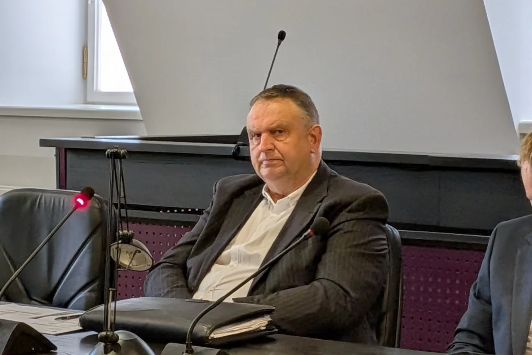 Pärnu kohtus jookseb orjapidamises süüdistatava mehe protsess liiva