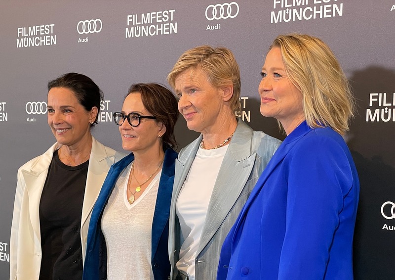 Trine Dyrholm hiilgab bipolaarse emana taani perekonna draamafilmis "The Guest"