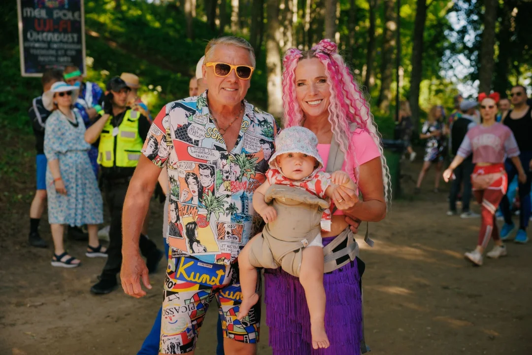 Eda-Liis Kann surprised at Retrobest festival with special costume