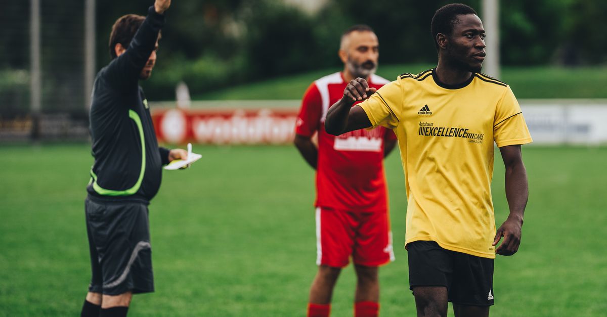 Jalgpallisse tulevad uued punase kaardi reeglid