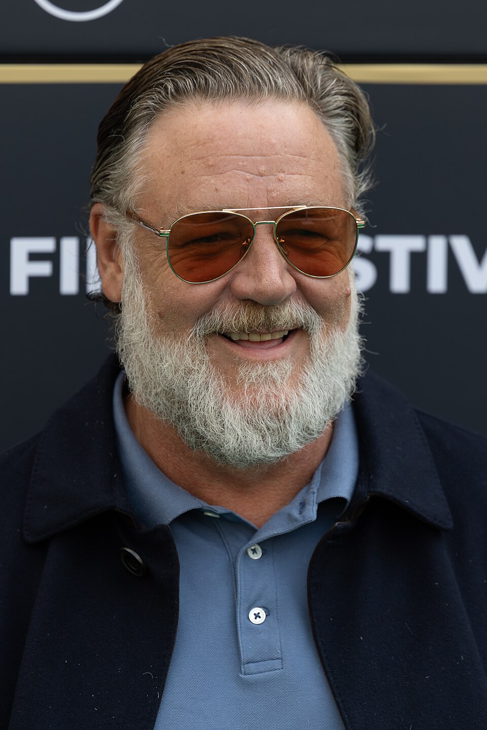 Russell Crowe esineb 2027. aastal Tallinnas koos bändiga